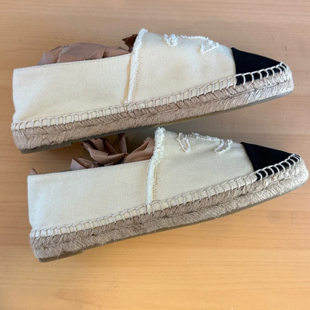 CHANEL Two-Tone Espadrilles in Black and Cream - Picture 5 of 11